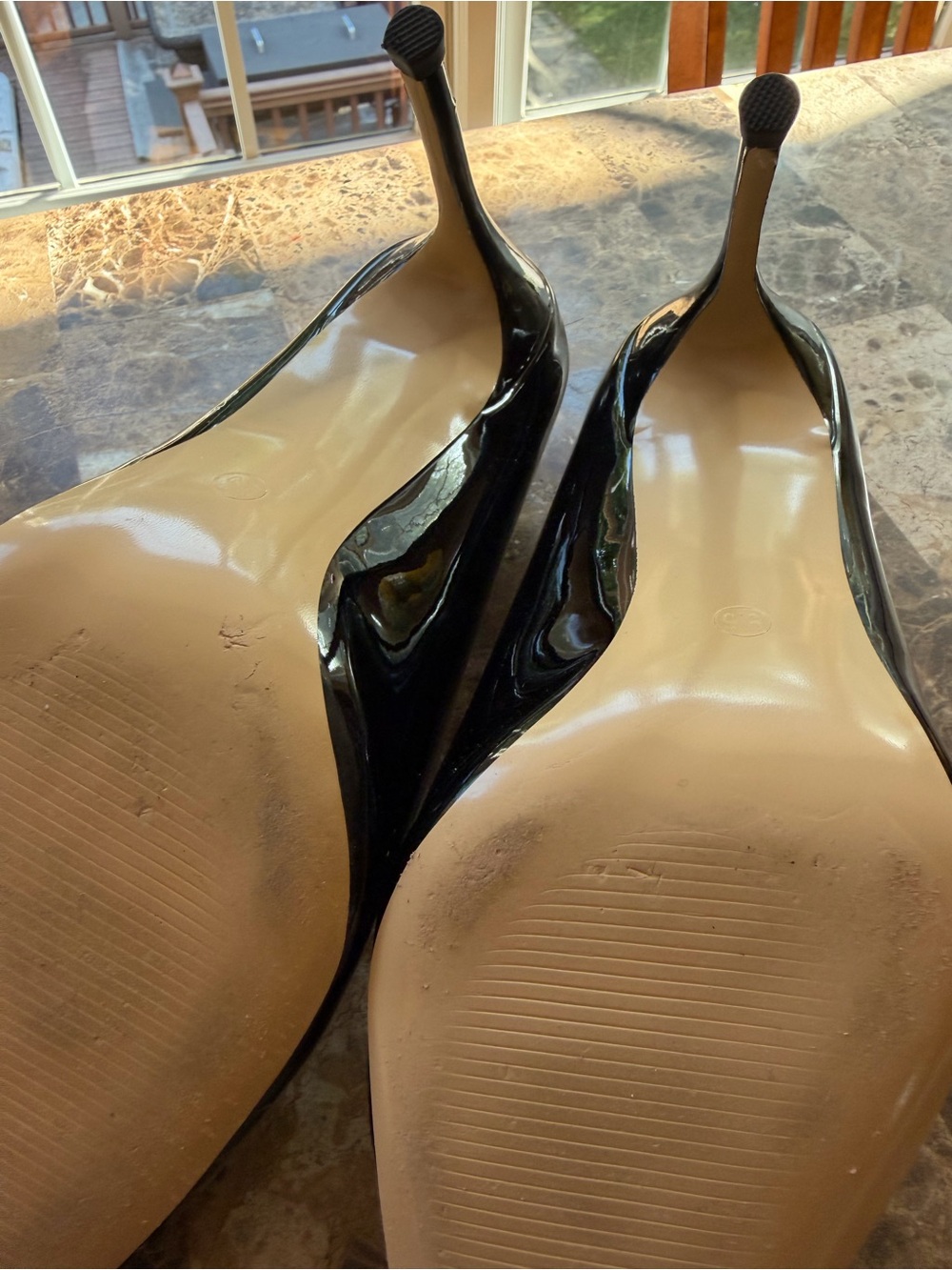 Classic Black Patent Pointed-Toe Pumps, Like New, Size 8.5 - Picture 6 of 8